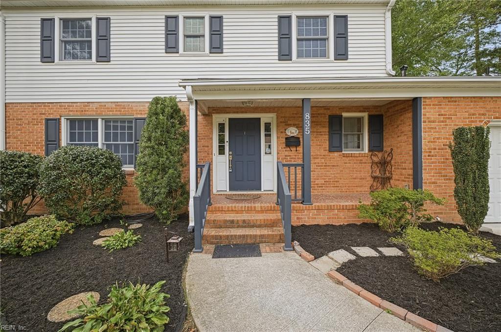 835 Isham Pl Property Photo 2