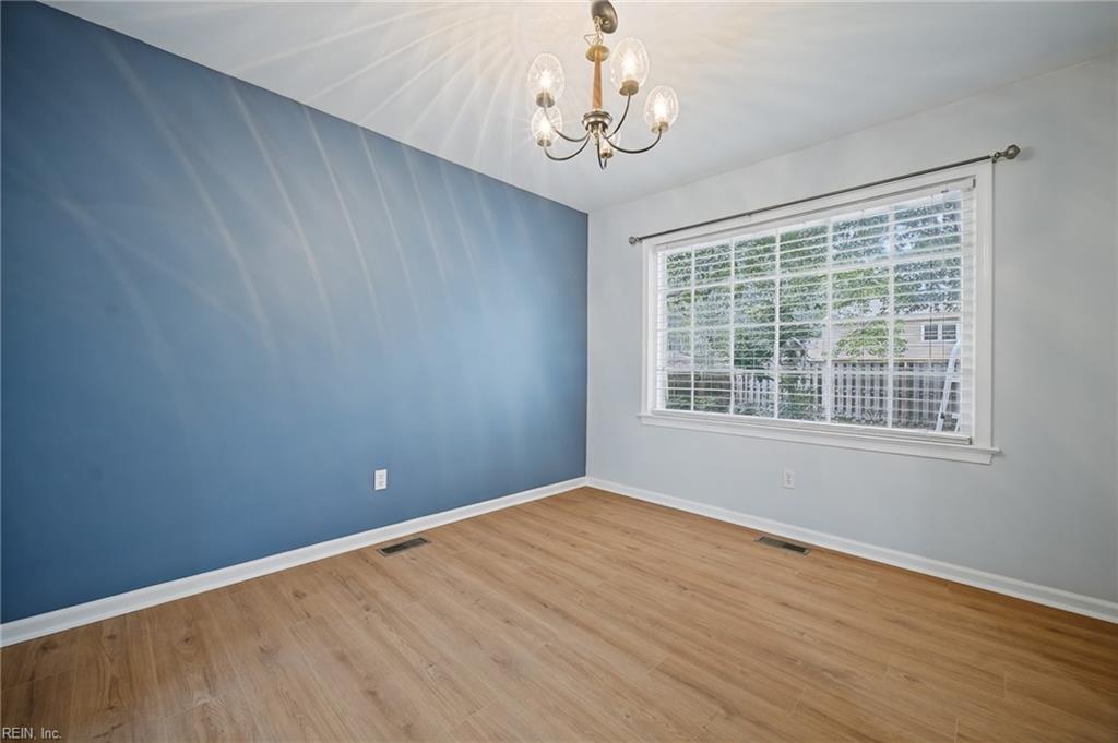 835 Isham Pl Property Photo 6