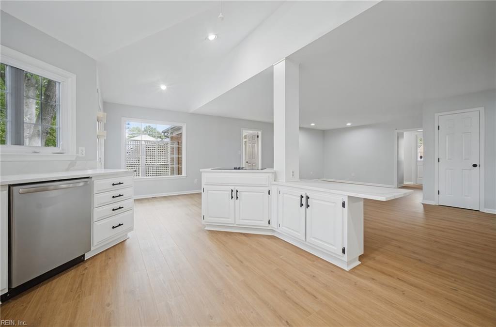 835 Isham Pl Property Photo 19
