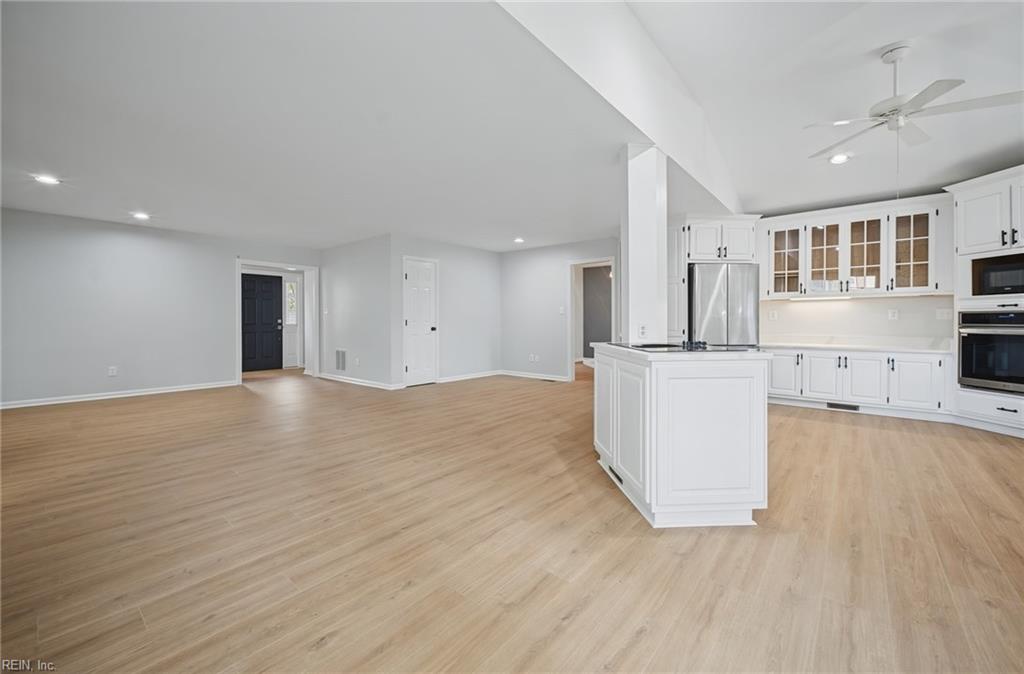 835 Isham Pl Property Photo 22
