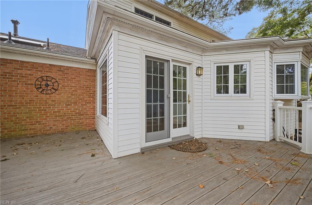 835 Isham Pl Property Photo 38