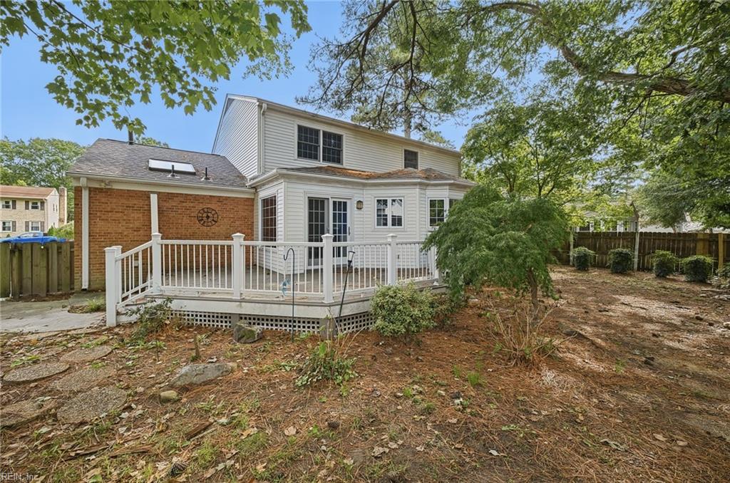 835 Isham Pl Property Photo 43