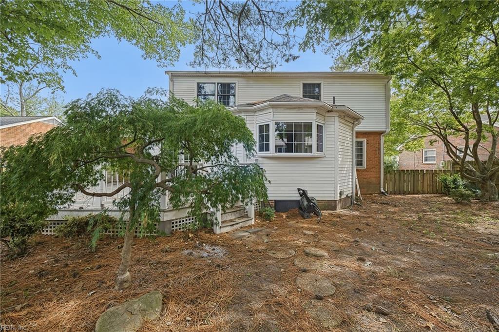 835 Isham Pl Property Photo 44