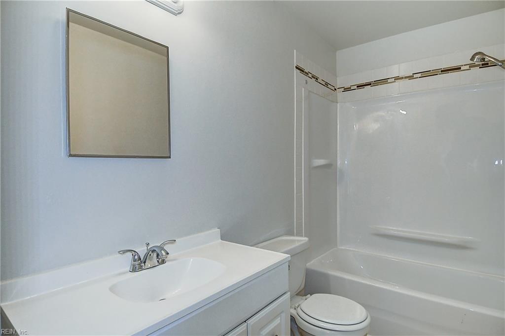 5373 Chatham Lake Dr Property Photo 11