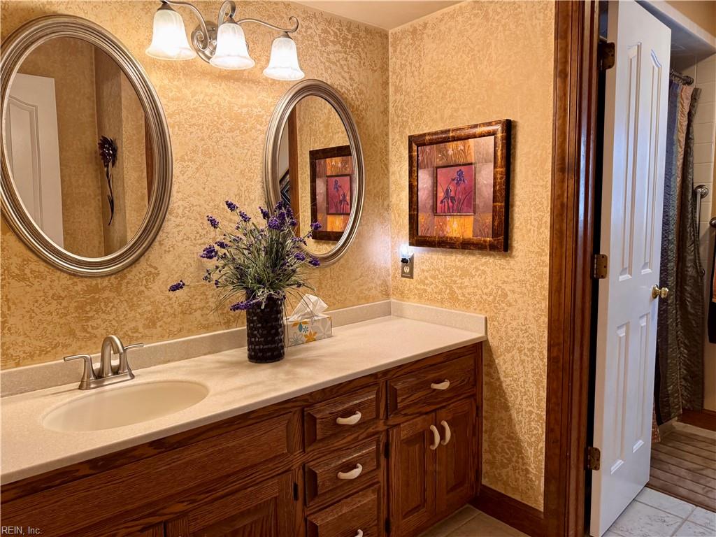 1021 Grantham Ln Property Photo 9