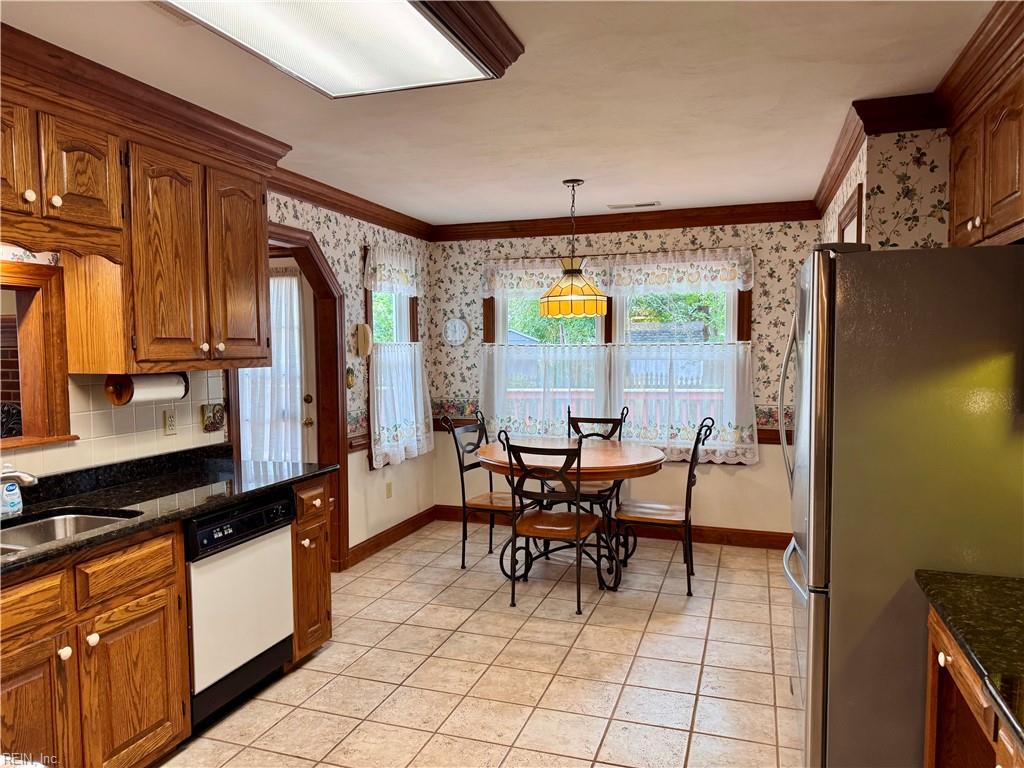 1021 Grantham Ln Property Photo 10