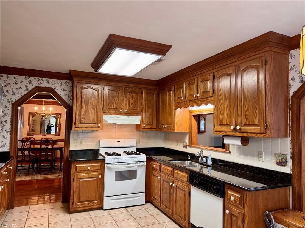 1021 Grantham Ln Property Photo 11