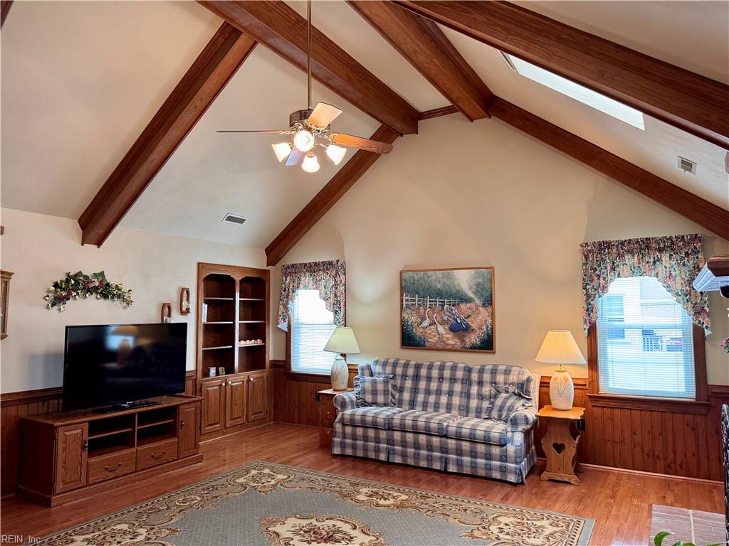 1021 Grantham Ln Property Photo 12