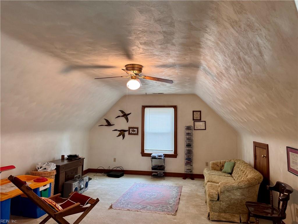 1021 Grantham Ln Property Photo 15