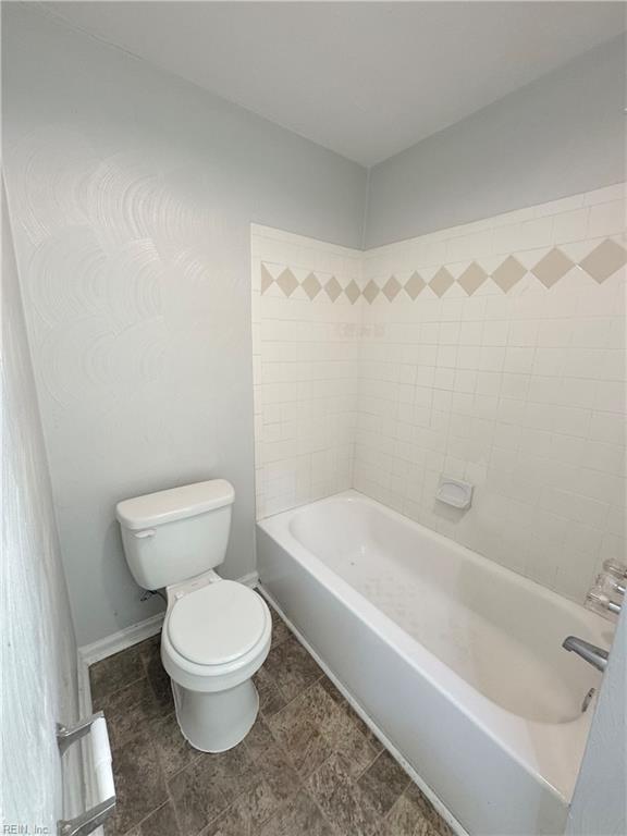 211 W 27th St Property Photo 17