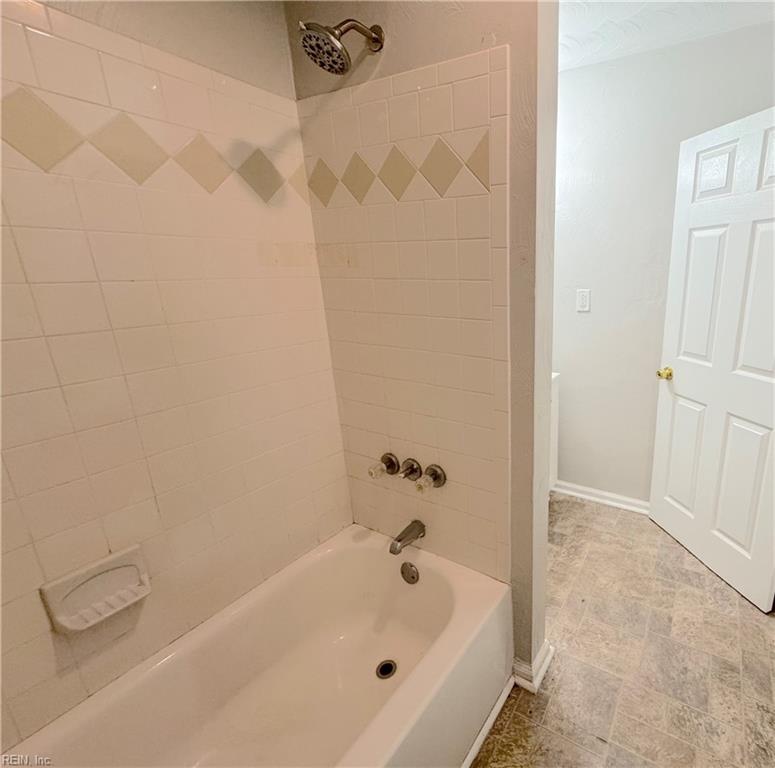 211 W 27th St Property Photo 18