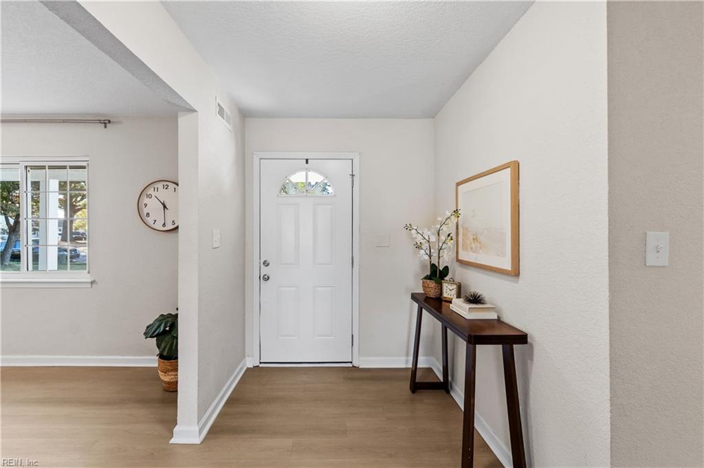 4512 Whitechapel Ct Property Photo 4