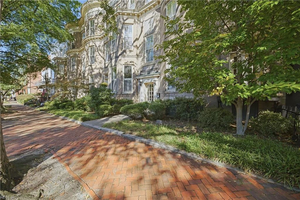 338 W Freemason St Property Photo 3