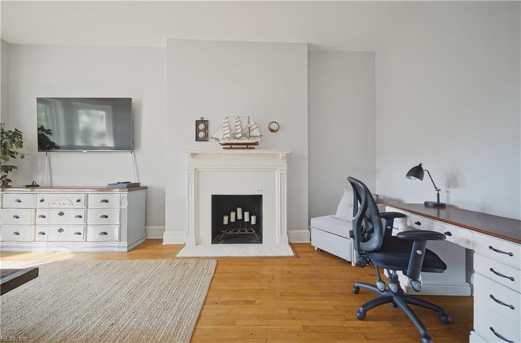 338 W Freemason St Property Photo 9