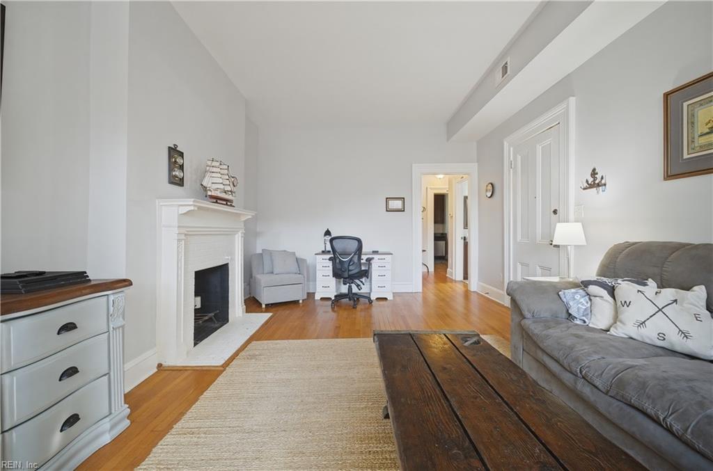 338 W Freemason St Property Photo 12