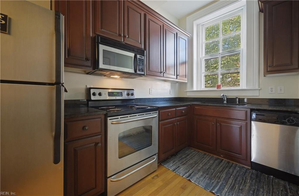 338 W Freemason St Property Photo 13