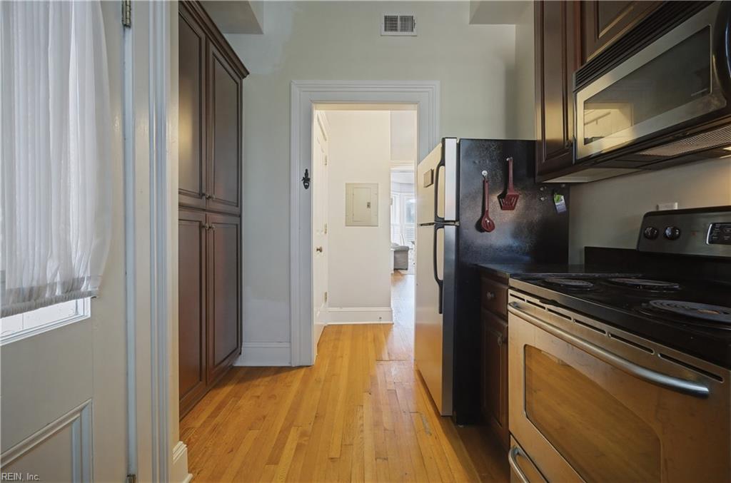 338 W Freemason St Property Photo 15