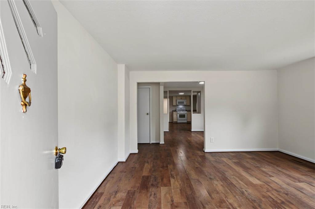 221 Firby Rd Property Photo 6