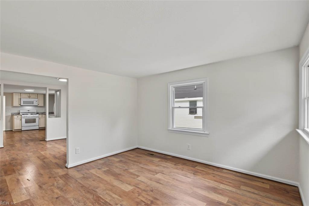 221 Firby Rd Property Photo 7