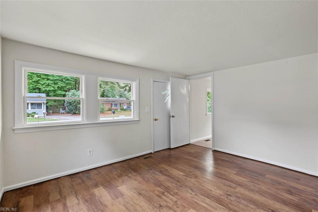 221 Firby Rd Property Photo 10
