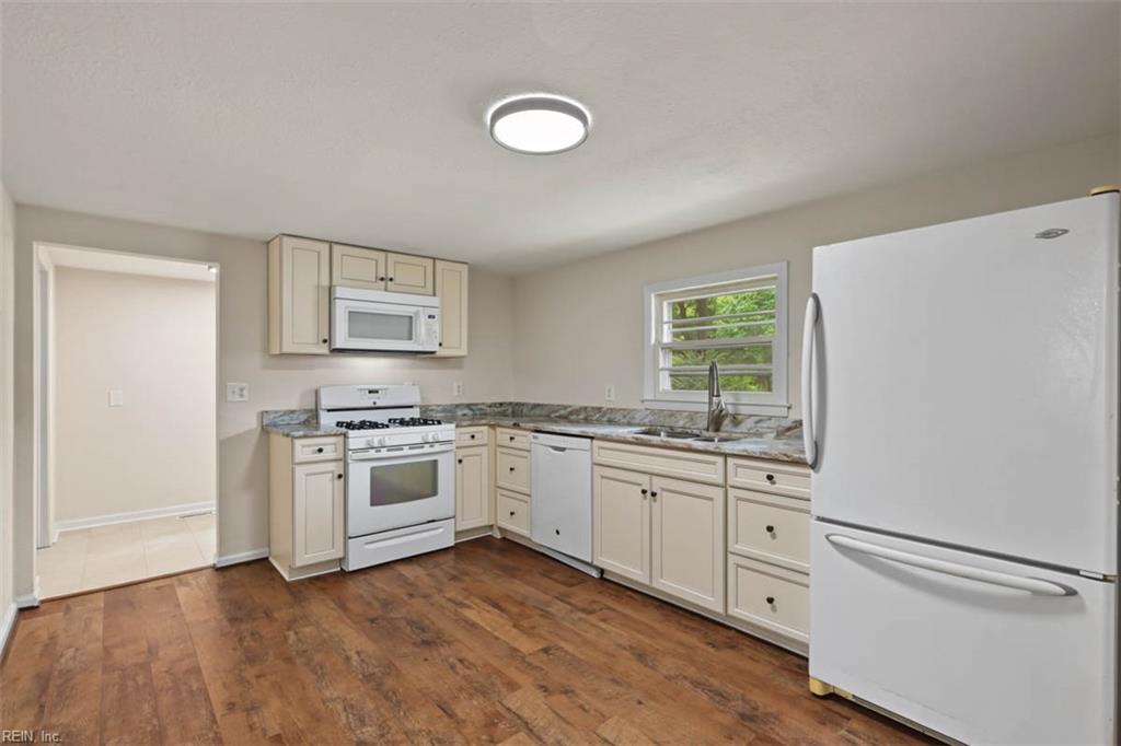 221 Firby Rd Property Photo 17