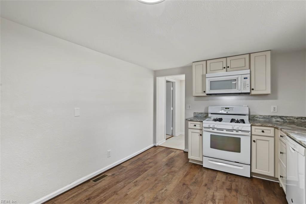221 Firby Rd Property Photo 18