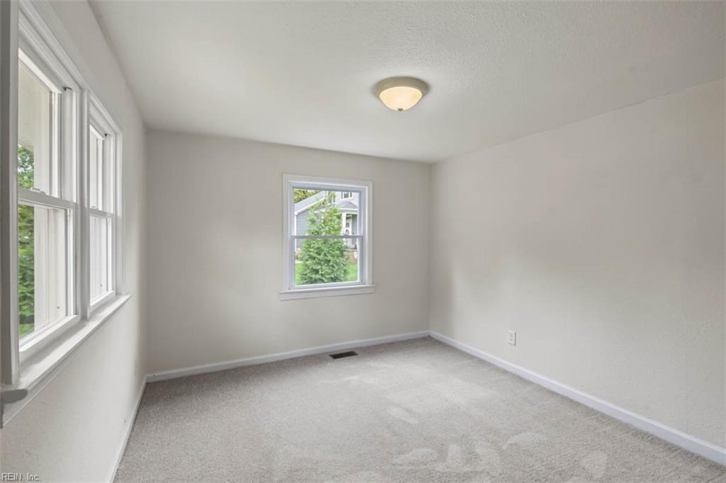221 Firby Rd Property Photo 32