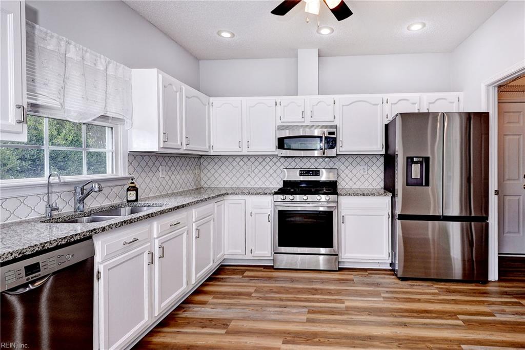 3740 Cherry Walk Property Photo 12