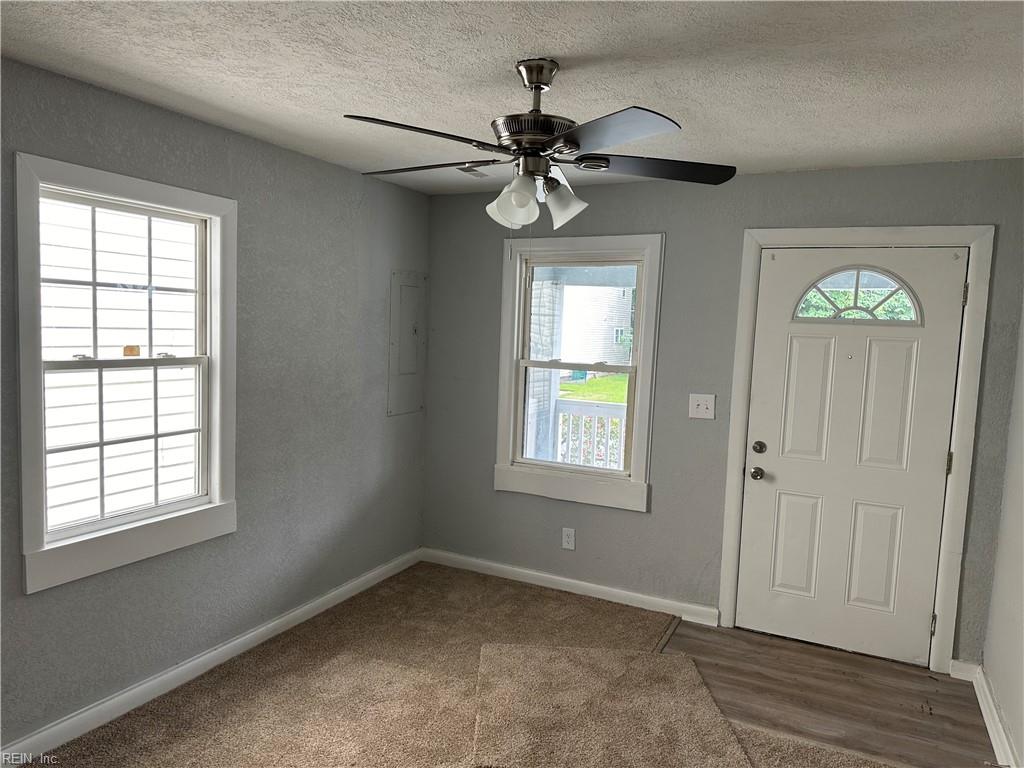 739 18th St Property Photo 2