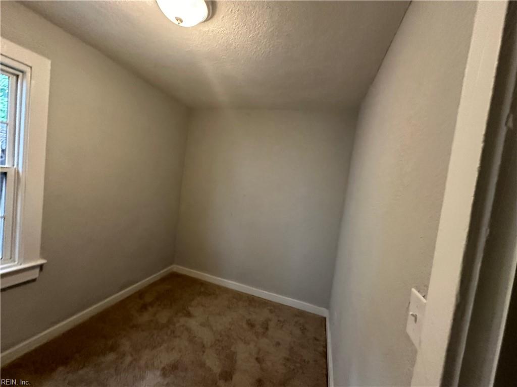 739 18th St Property Photo 12