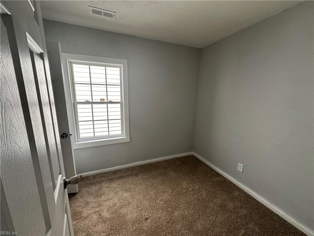 739 18th St Property Photo 13