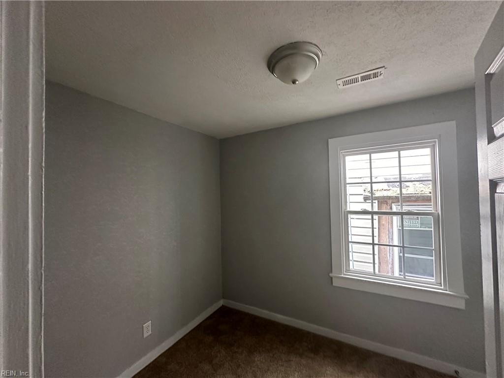 739 18th St Property Photo 14