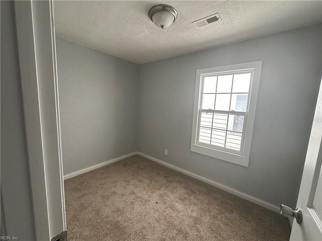 739 18th St Property Photo 15