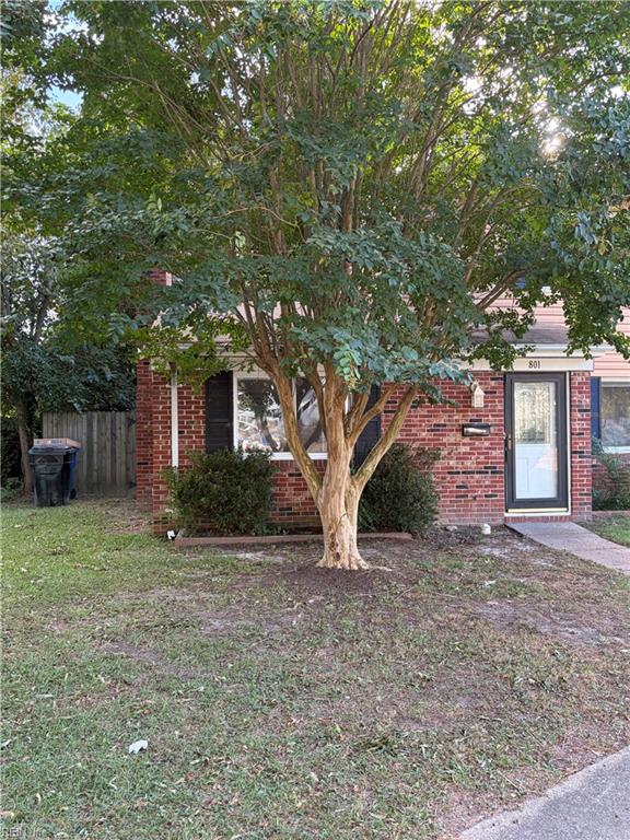 801 Grosvenor Ct S Property Photo 2