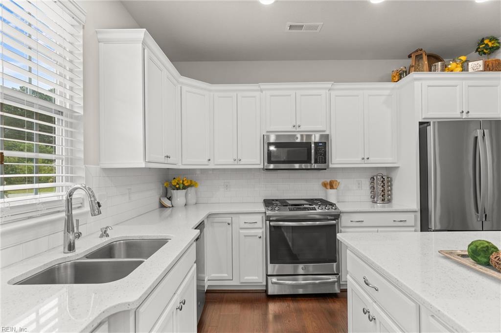 2111 Fieldbrook Pl Property Photo 13