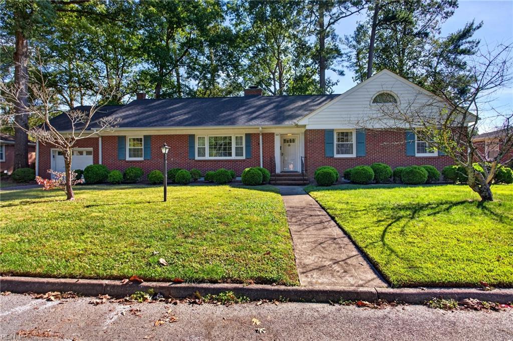 627 Dogwood Ln Property Photo 1