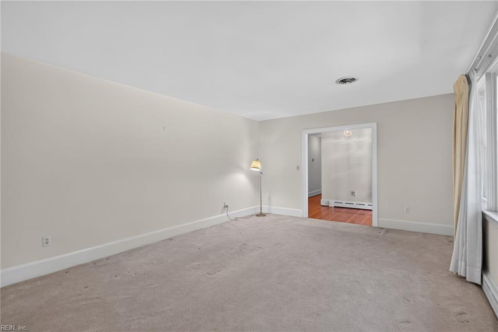 627 Dogwood Ln Property Photo 8