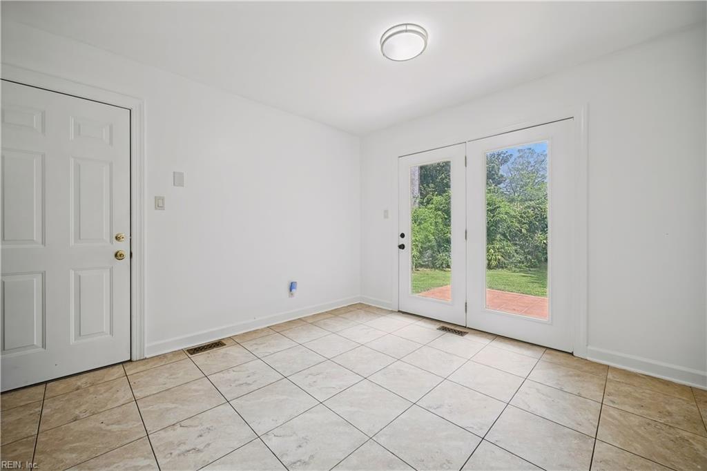 359 Eppington Cir Property Photo 25