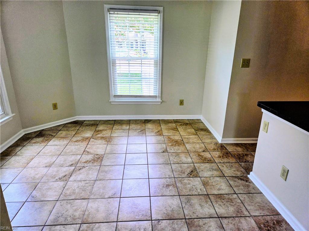 909 Willow Pt Property Photo 5