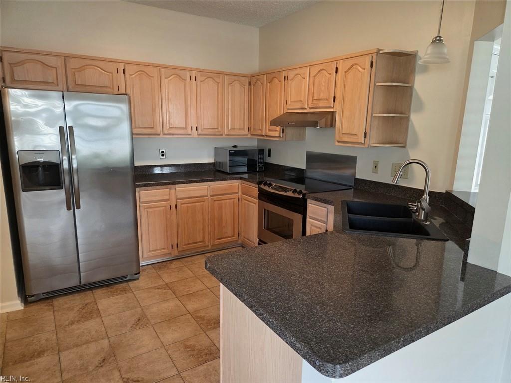 909 Willow Pt Property Photo 6