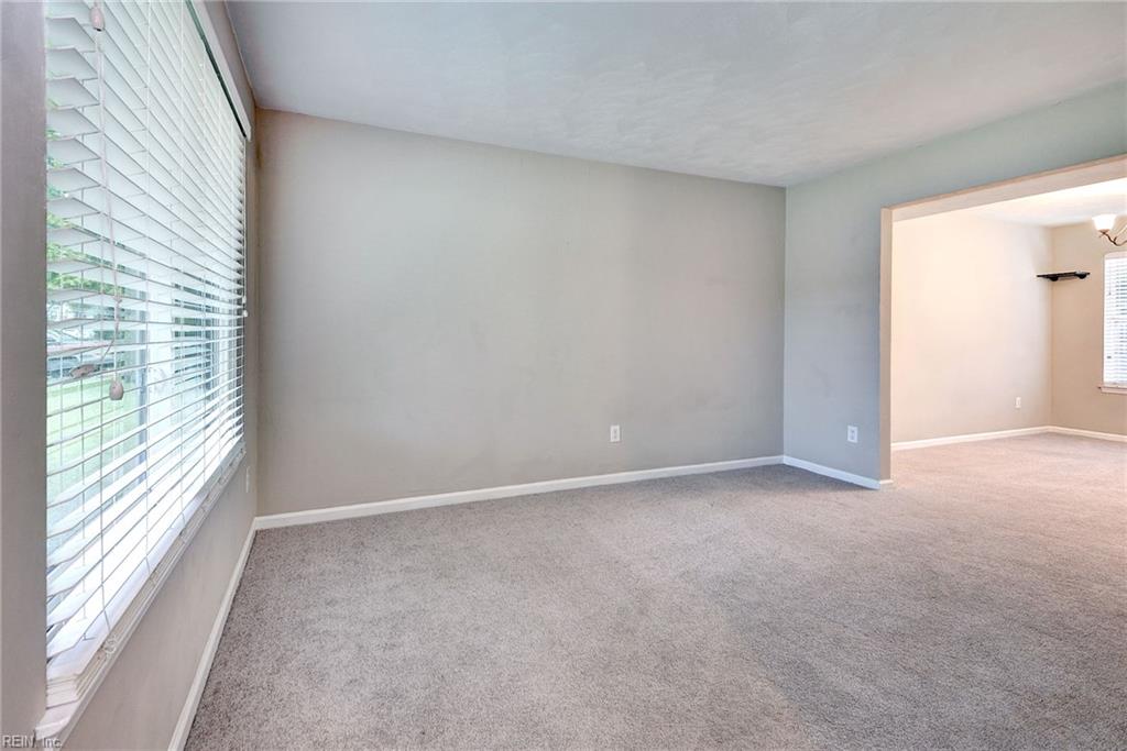 114 Sheffield Way Property Photo 6