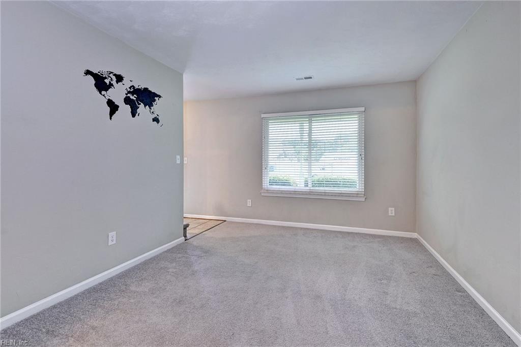 114 Sheffield Way Property Photo 7