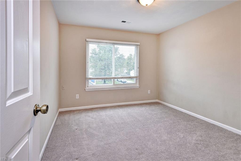 114 Sheffield Way Property Photo 28