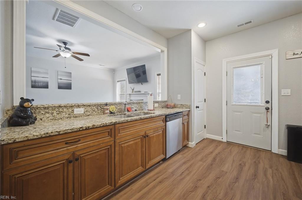 4417 King St Property Photo 15