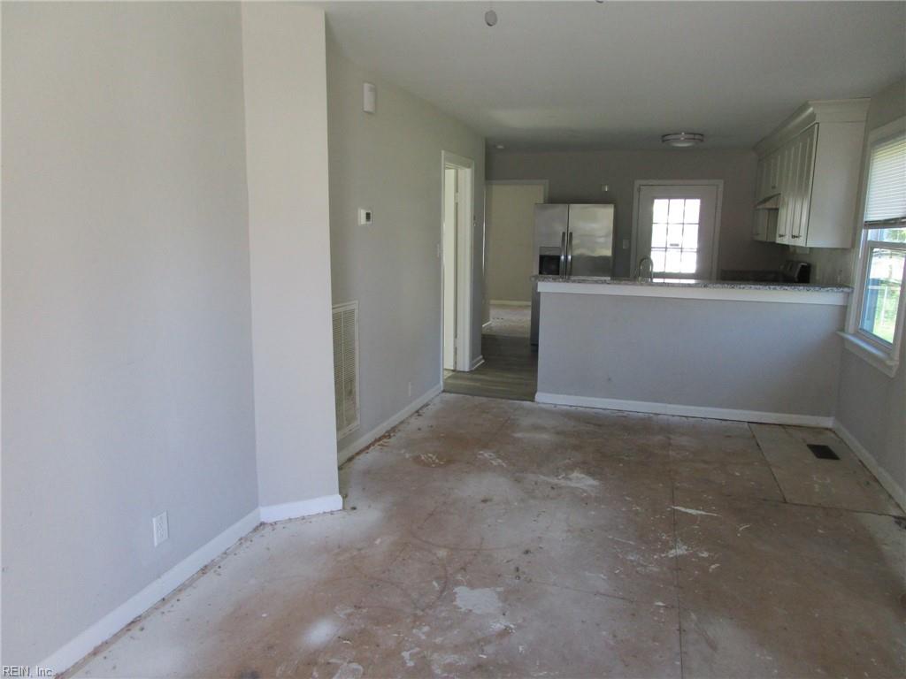 3323 Montana Ave Property Photo 3