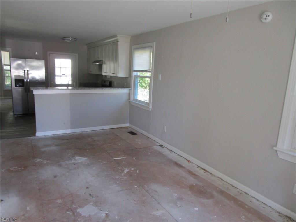 3323 Montana Ave Property Photo 4