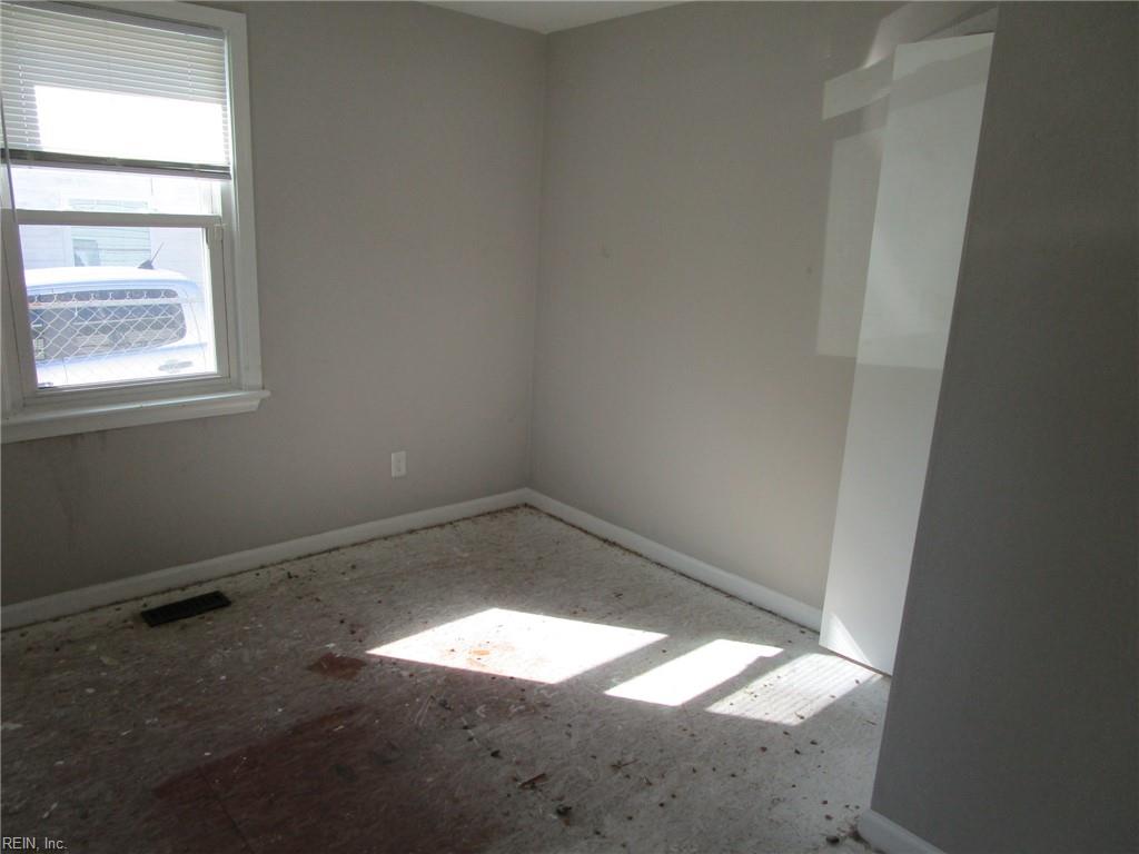 3323 Montana Ave Property Photo 5