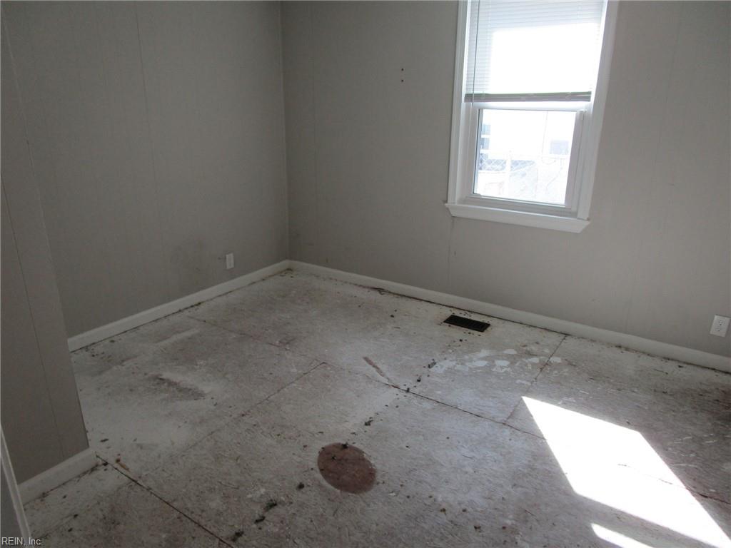 3323 Montana Ave Property Photo 7