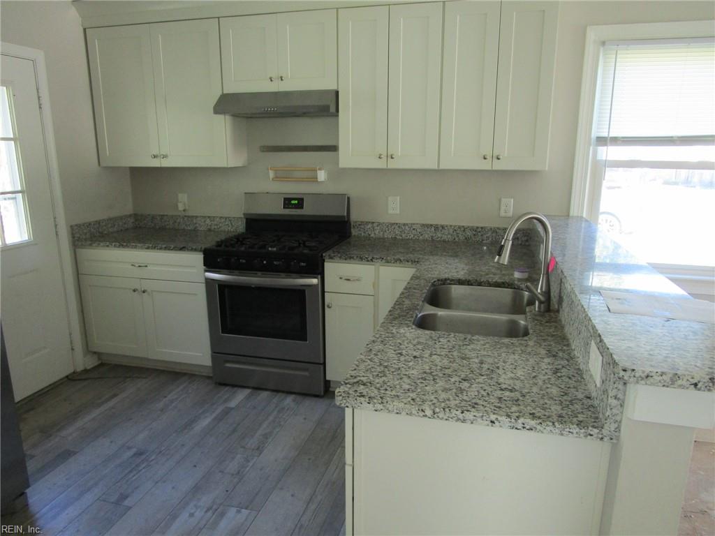 3323 Montana Ave Property Photo 9