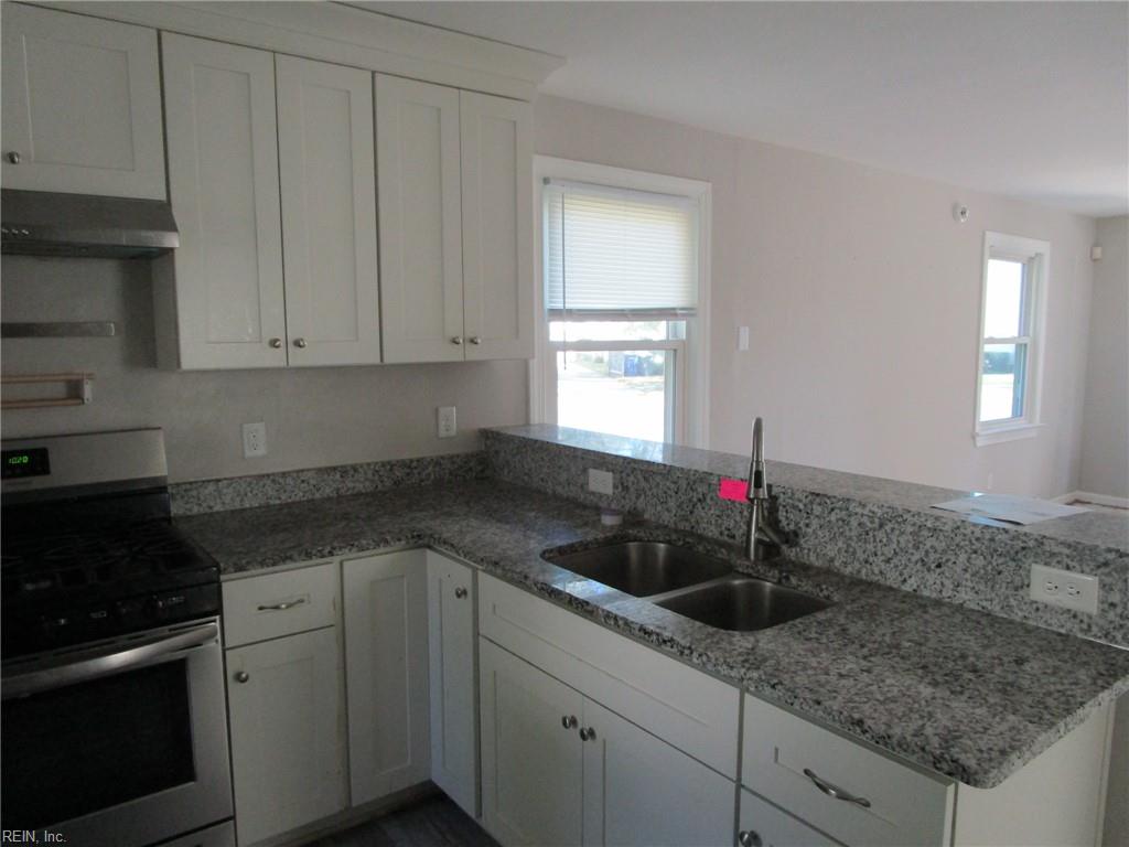 3323 Montana Ave Property Photo 11